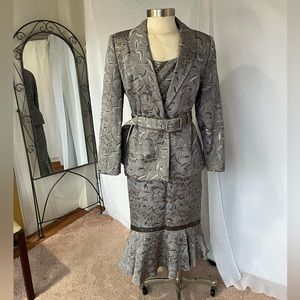 Women's Gray and gold 2pc suit Size 14